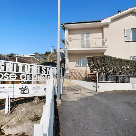 アパート Agriturismo Rose Di Pietra Apt 1 ピエトラ・リーグレ